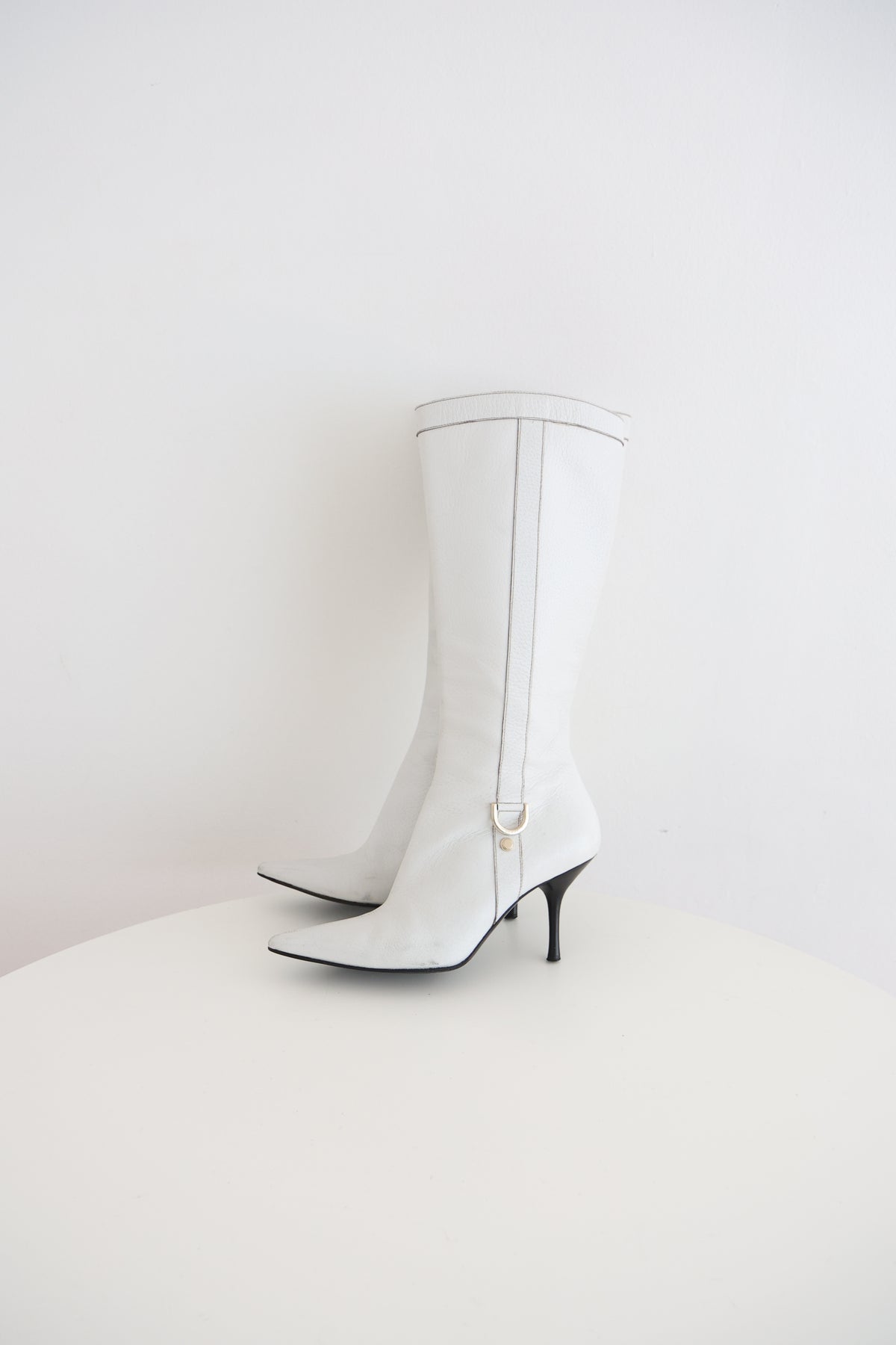 Gucci White Knee High Pointed Toe Boots