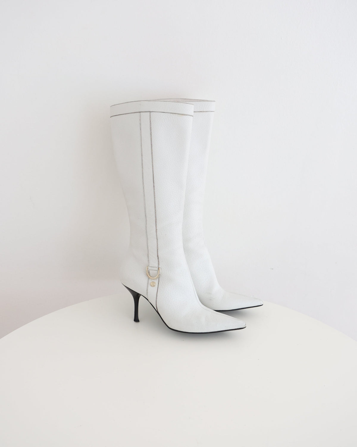 Gucci White Knee High Pointed Toe Boots